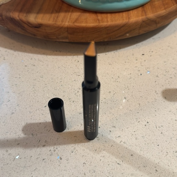 Doll 10 Hydrabalm precision concealer - Picture 5 of 5